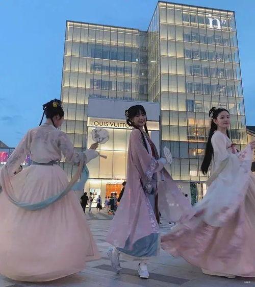 汉服女装吃瓜,穿越时空的时尚吃瓜之旅