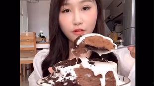 吃蜜瓜蛋糕声控,甜蜜旋律中的味蕾盛宴