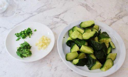 吃腌瓜对心脏好吗,揭秘腌瓜对心脏的益处